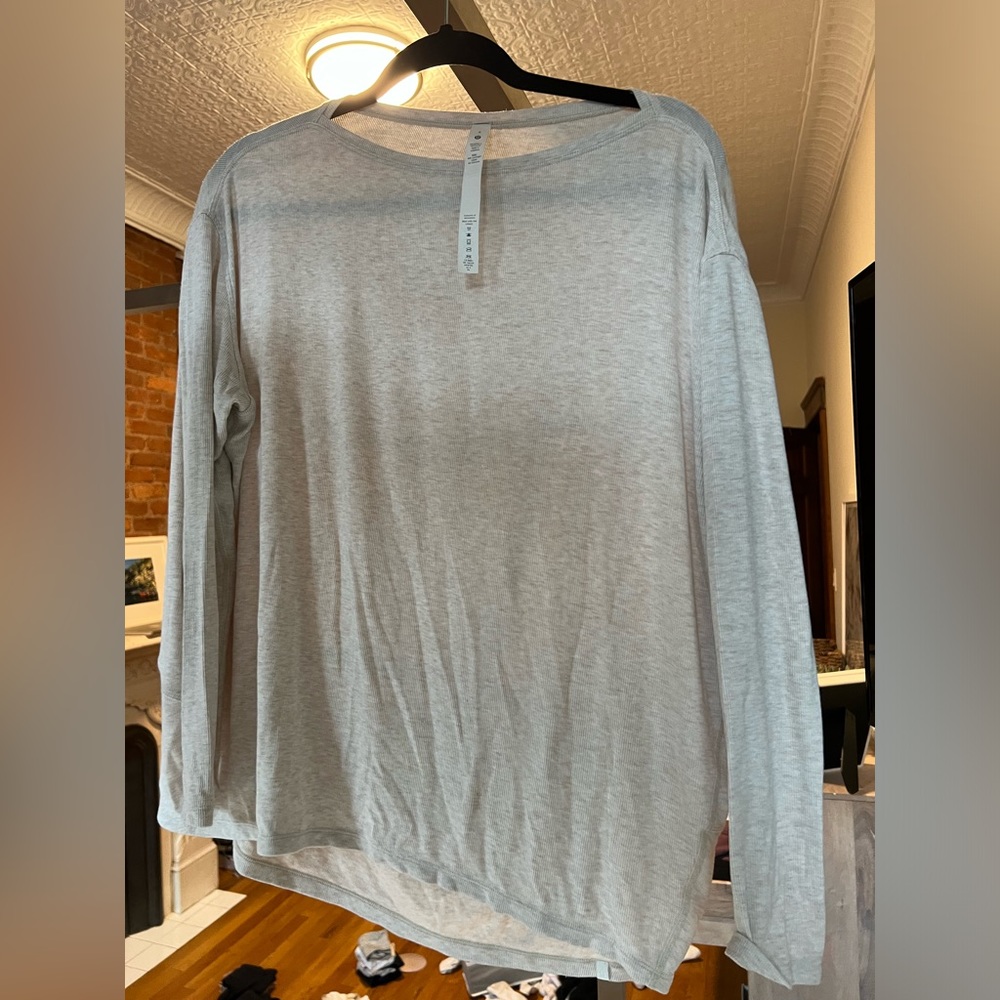 Lululemon back in action ribbed long sleeve shirt